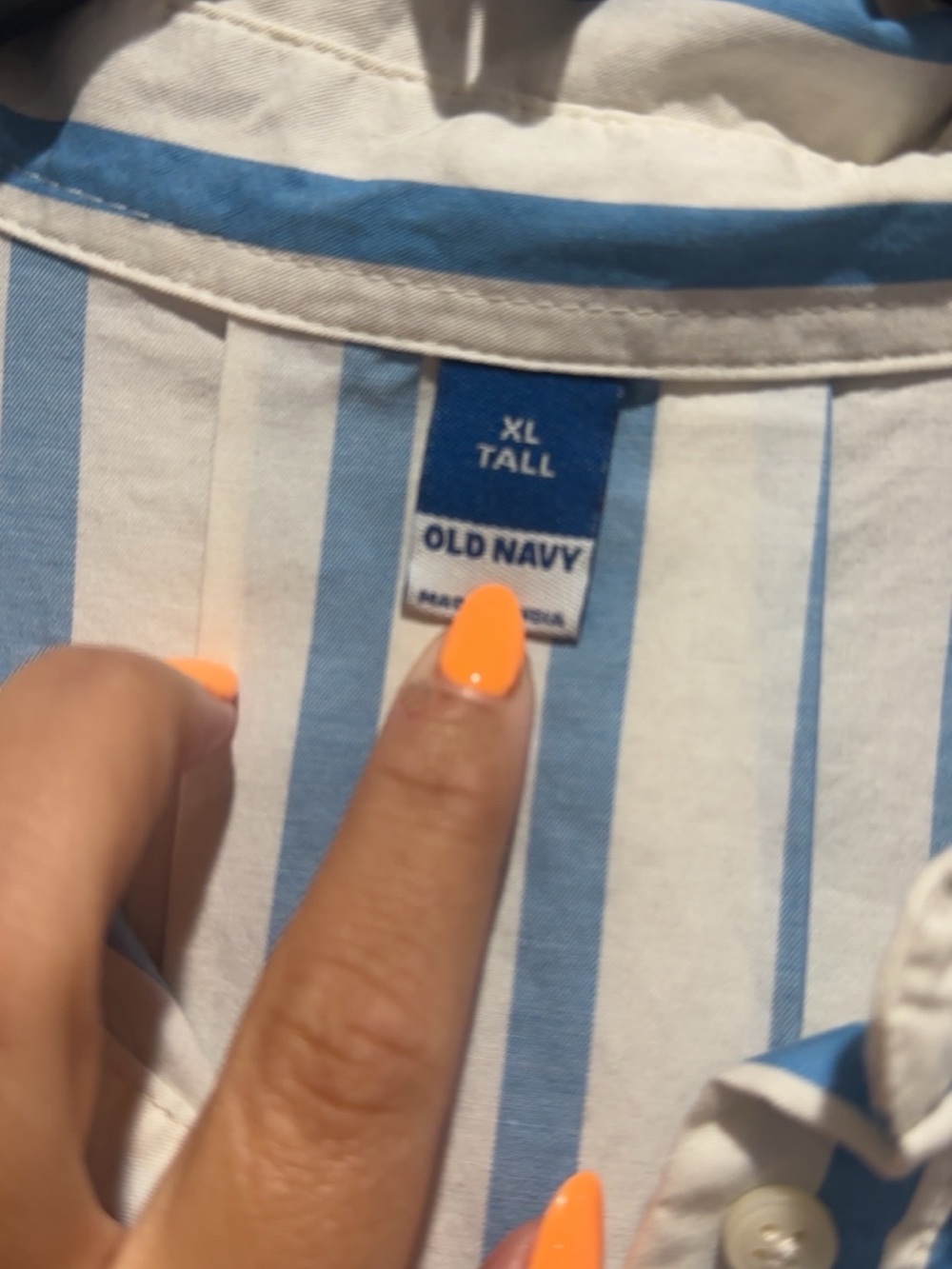 Old Navy White and Blue Striped Men’s Short-Sleeve Polo Shirt - Picture 3 of 3